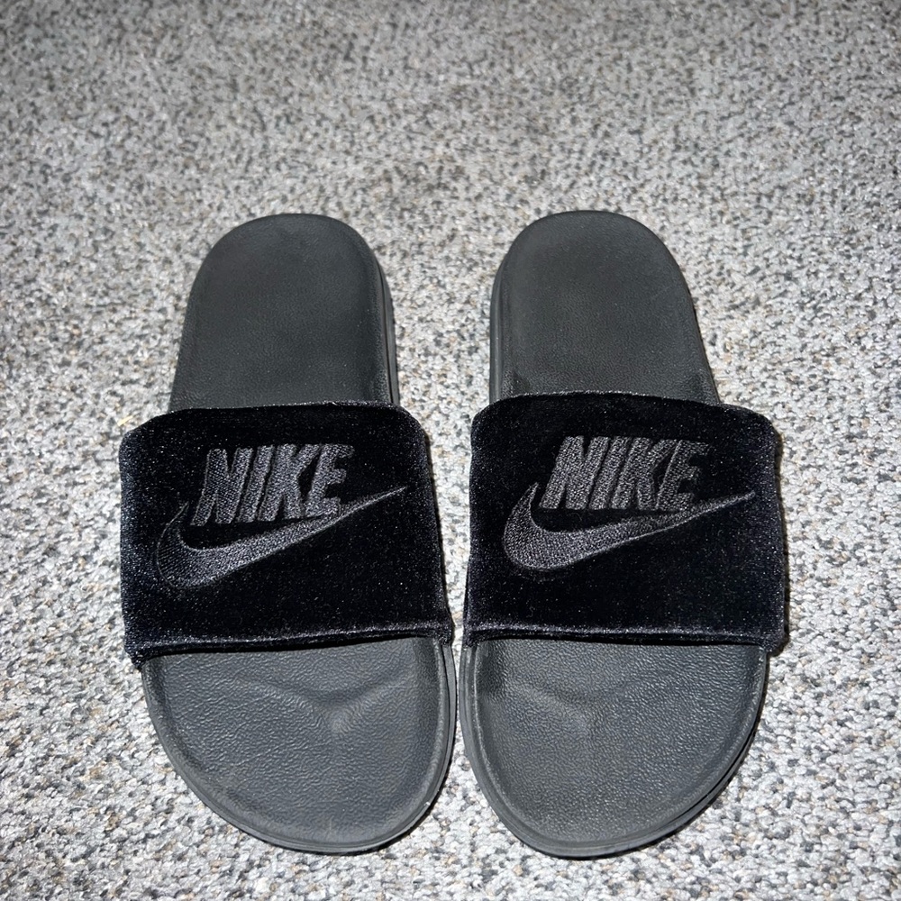 Nike slides